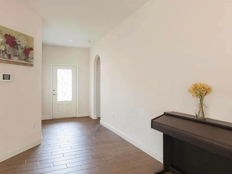 1602 Minnow Ln — Photo 2