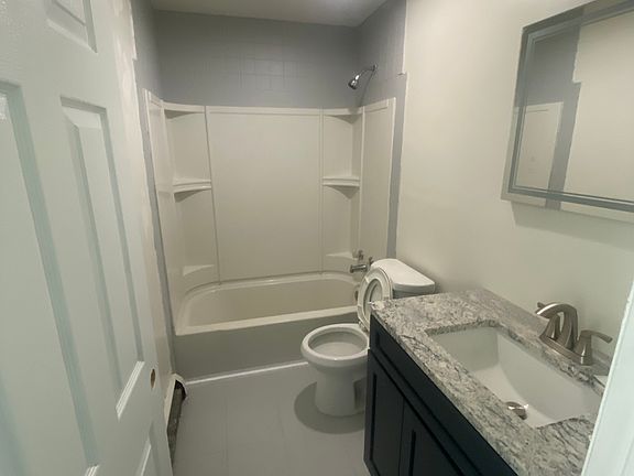 4th image of 221 Vliet Blvd Unit 1