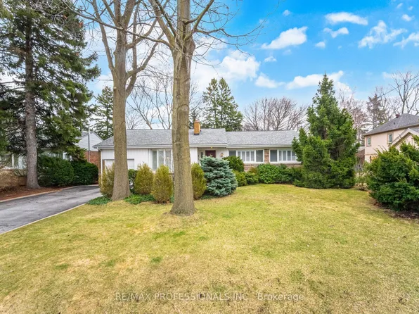 1448 Glenwatson Dr, Mississauga, ON L5E 2V9