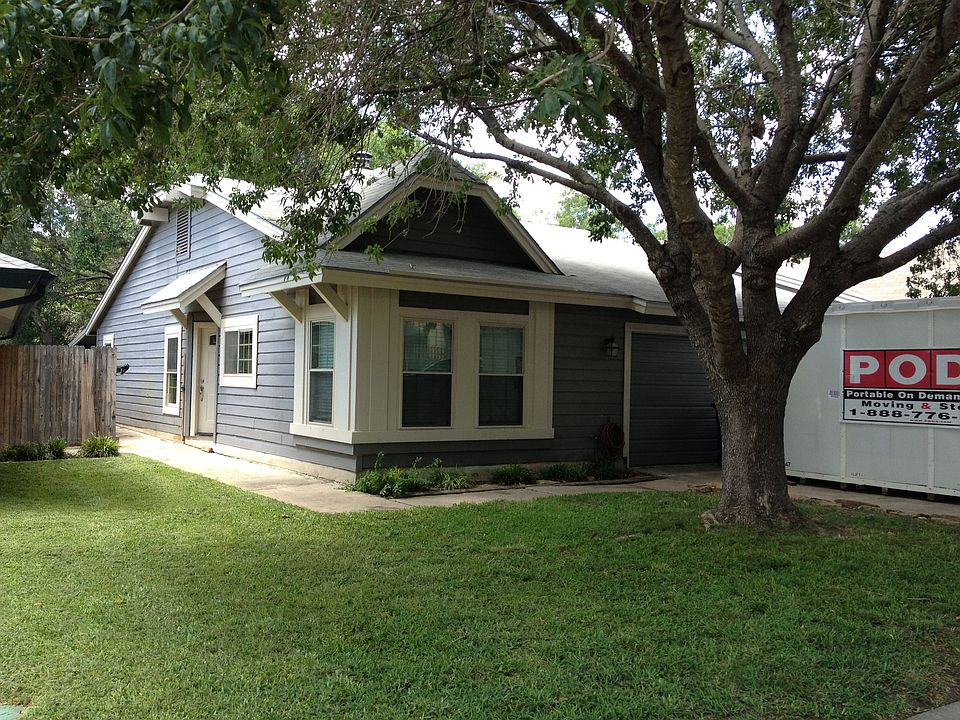 2nd image of 3941 Chimney Springs Dr
