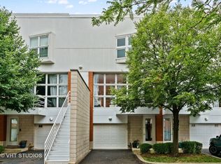 1747 W George St, Chicago, IL 60657