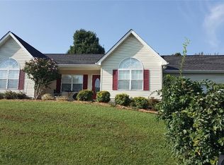 37 Worthington Ln, Weaverville, NC 28787