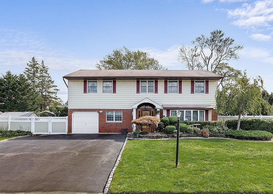 1st image of 12 Seaspray Ln