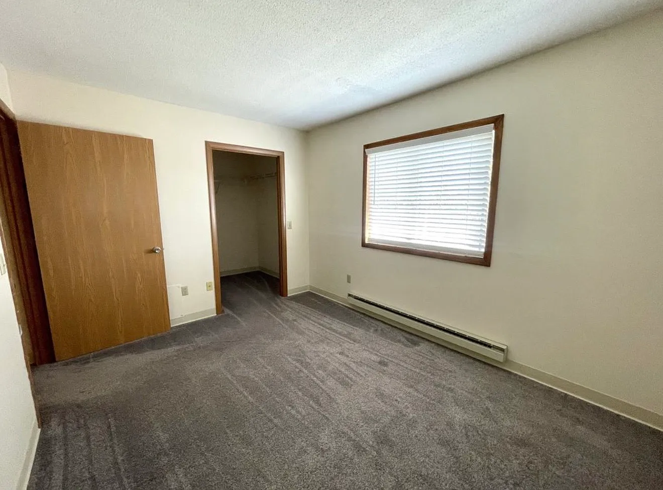 2 bed, 1000 sqft, $1,250 — Photo 3