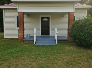 20606 Woodpecker Rd, South Chesterfield, VA 23803