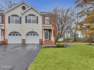 102 Heron Ct, Manalapan, NJ 07726