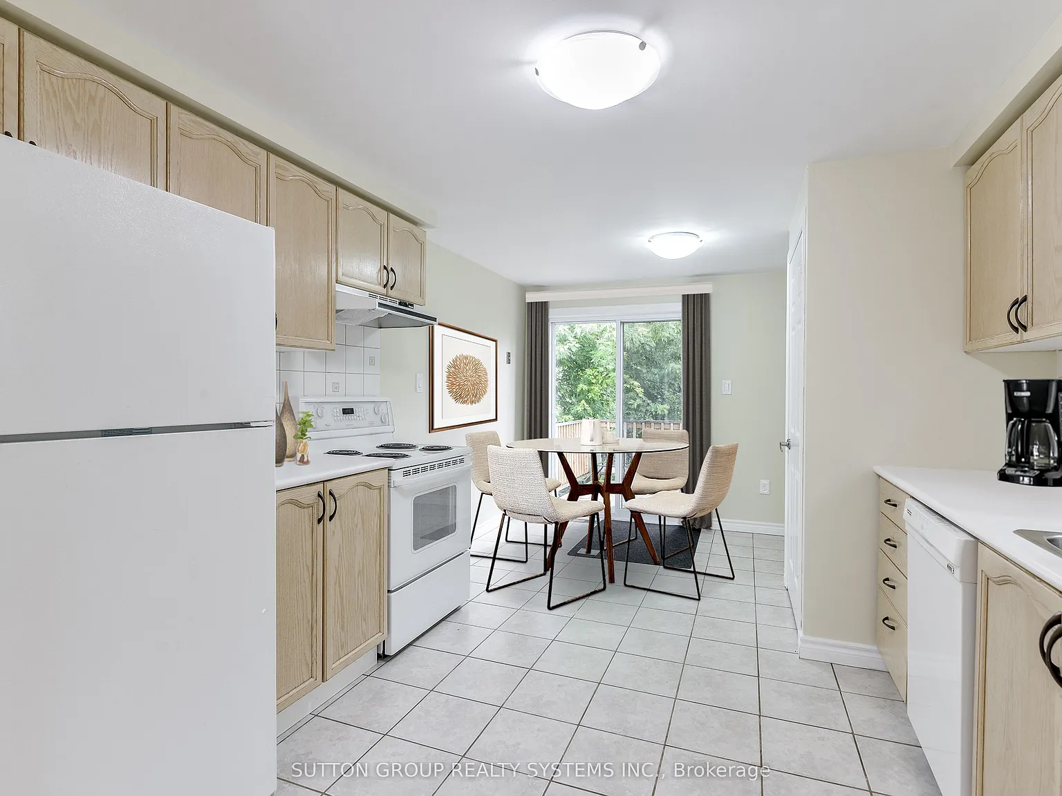 3 bed, $2,495 — Photo 4