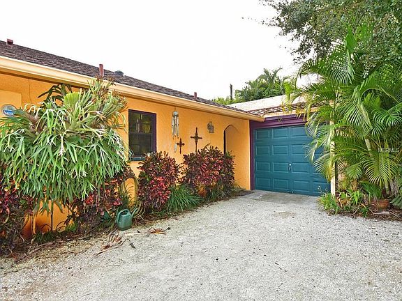5th image of 532 Hillcrest Dr