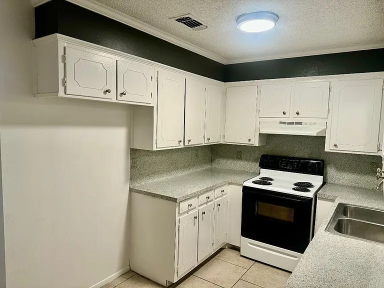 503 Town Oaks Dr — Photo 6