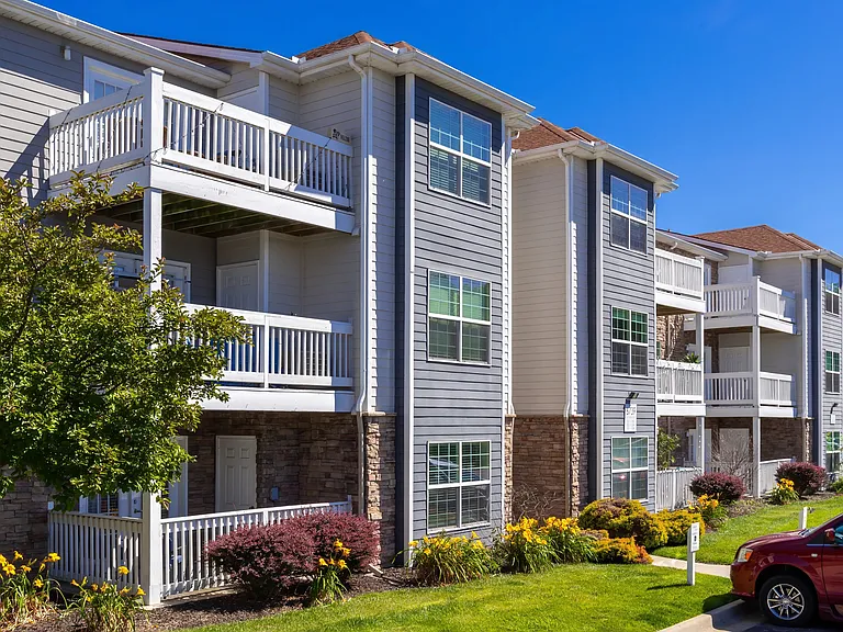 Enjoy the beautiful, modern architecture and well-maintained landscaping of Lenox West, where comfort and style meet in our spacious apartment homes.