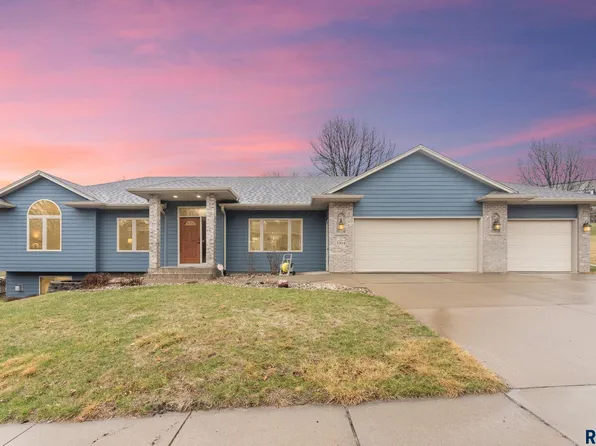 5304 E Lake Placid Cir, Sioux Falls, SD 57110