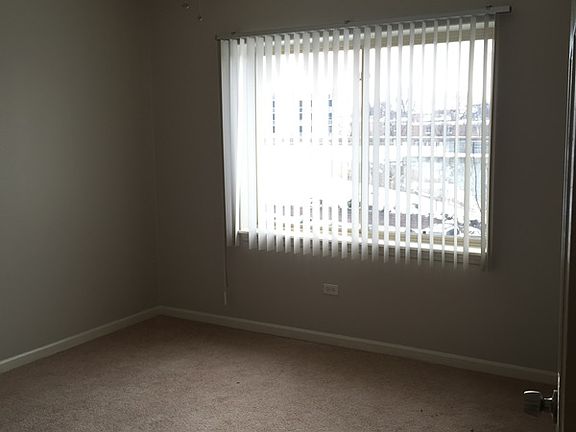 5th image of 5045 N Northwest Hwy #103