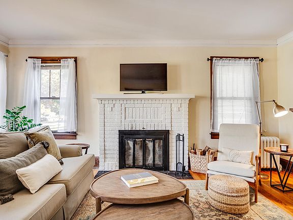 4th image of 4332 Harriet Ave