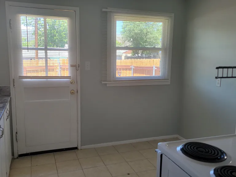 410 N 28th St #410 — Photo 11