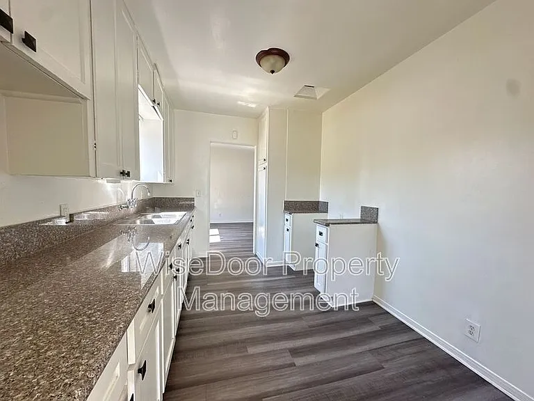 3852 1/2 City Terrace Dr — Photo 8