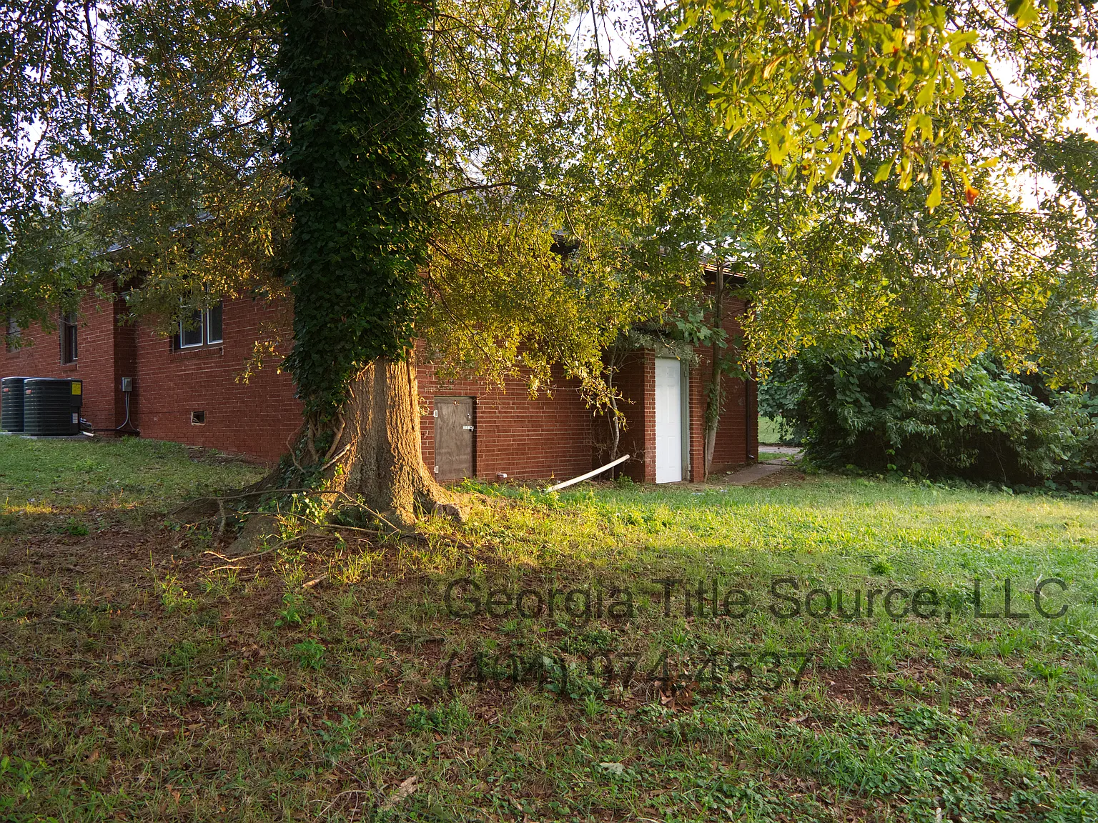 2 bed, 950 sqft, $1,350 — Photo 2