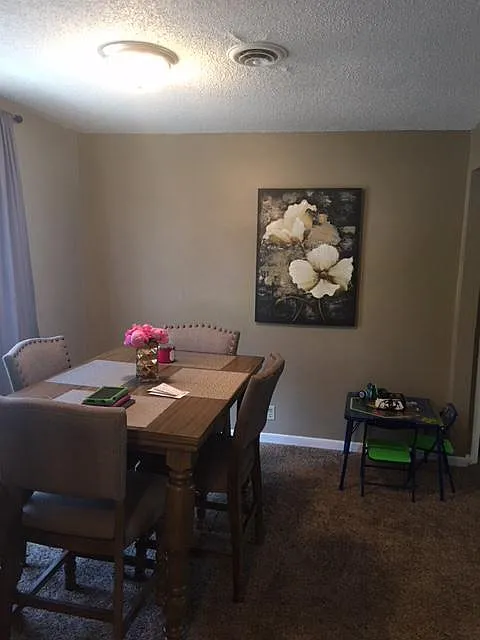 3 bed, 1129 sqft, $1,585 — Photo 3