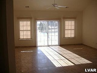 3rd image of 4020 Pine Hurst Dr