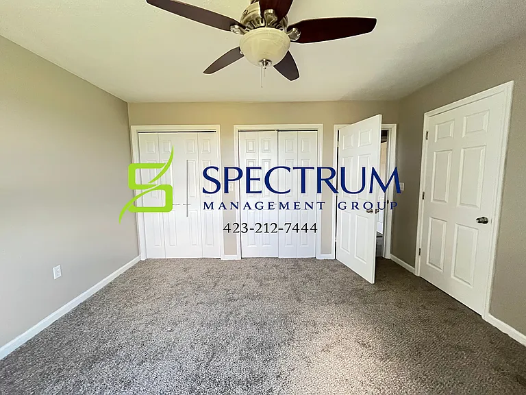 4806 Brookview Dr — Photo 6