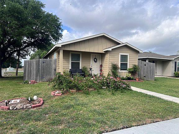 4th image of 2847 Golf Crest Dr