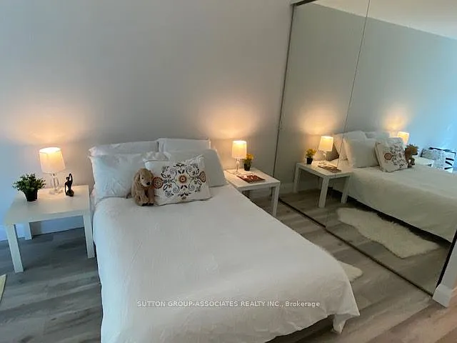 95 Prince Arthur Ave #327 — Photo 13