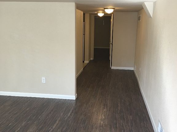 4th image of 3824 N Clay St
