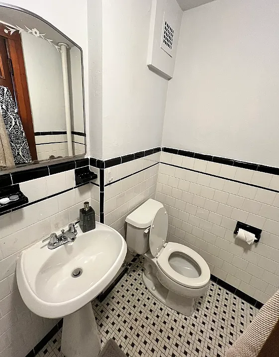 1 bed, 9999 sqft, $2,200 — Photo 3