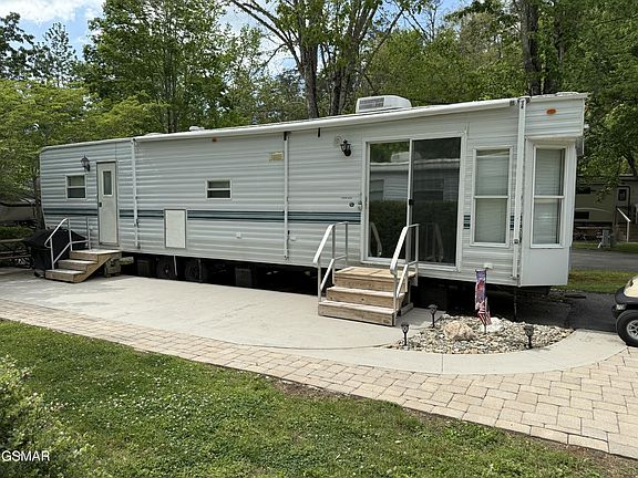 4th image of 4229 E Pkwy #284-lot 284