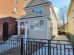 9435 224th St, Queens Village, NY 11428
