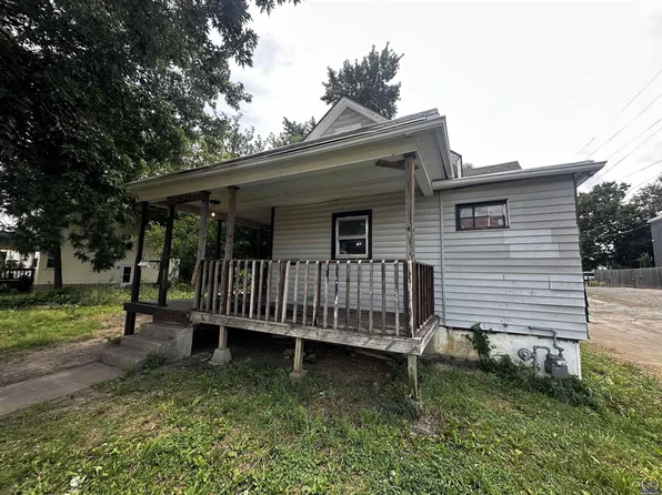 313 SW 13th St, Topeka, KS 66612