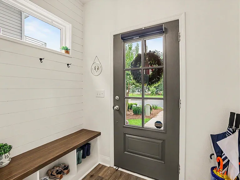 414 Grand Oaks Rd — Photo 8
