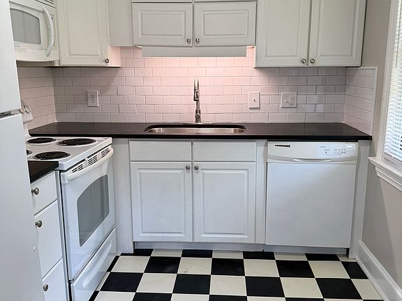 3rd image of 1811 Dellwood Dr