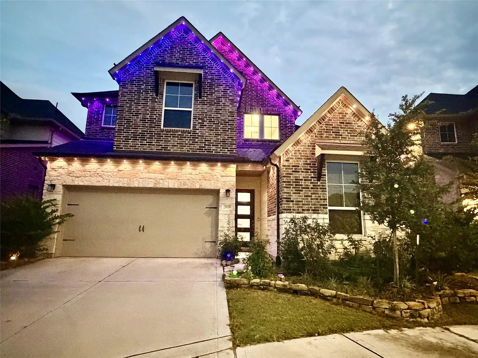 5 bed, 4.0 bath, 3069 sqft, $2,990 — Photo 2