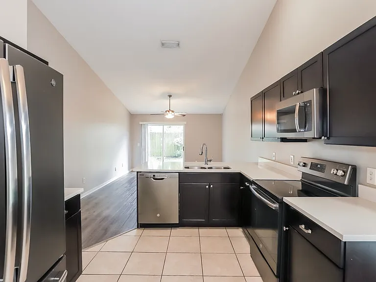 1011 Hardwood Dr — Photo 8