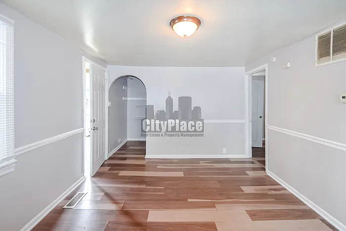 2 bed, 1.0 bath, 717 sqft, $950 — Photo 3