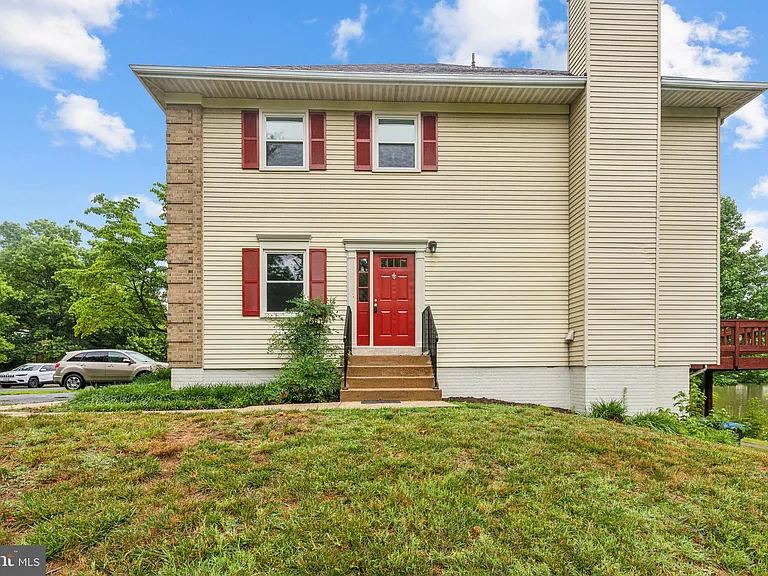 5335 Lake Cove Ct — Photo 1
