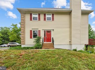 5335 Lake Cove Ct, Alexandria, VA 22315