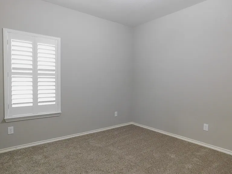 2401 Windhaven Dr — Photo 23
