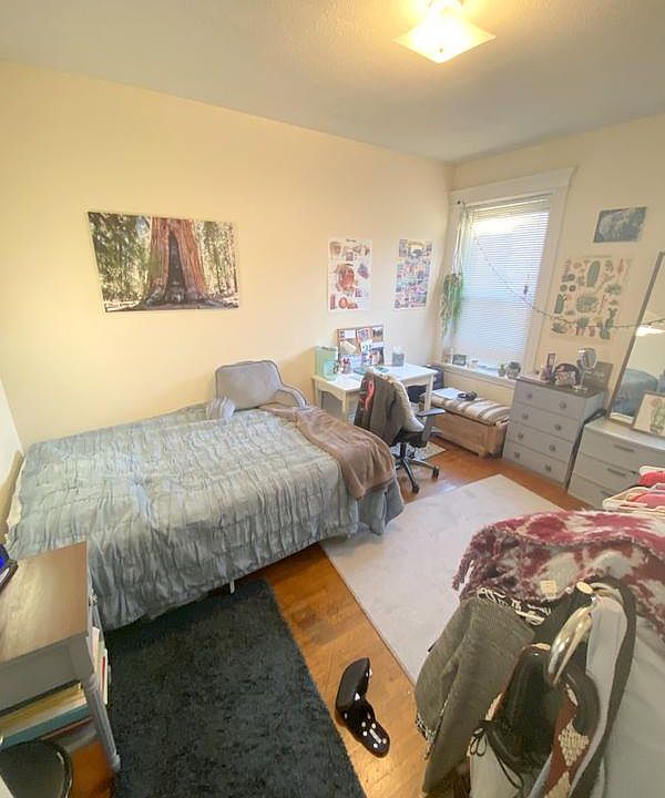 2nd image of 106 Peterborough St #27