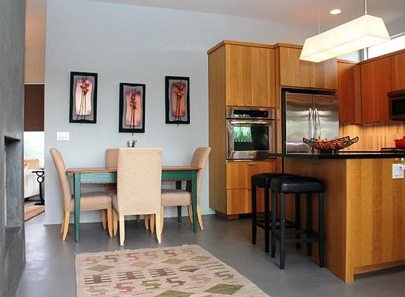 5th image of 456 Bluff Woods Dr