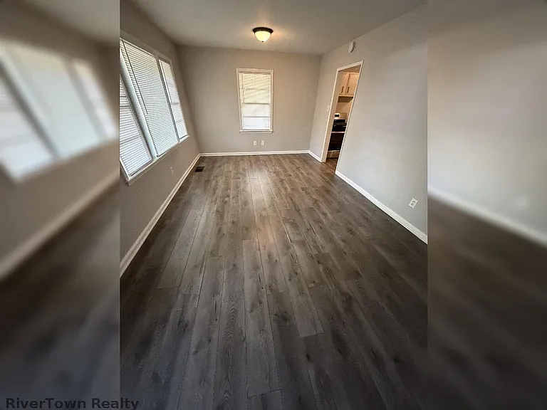 3358 Parham St — Photo 15
