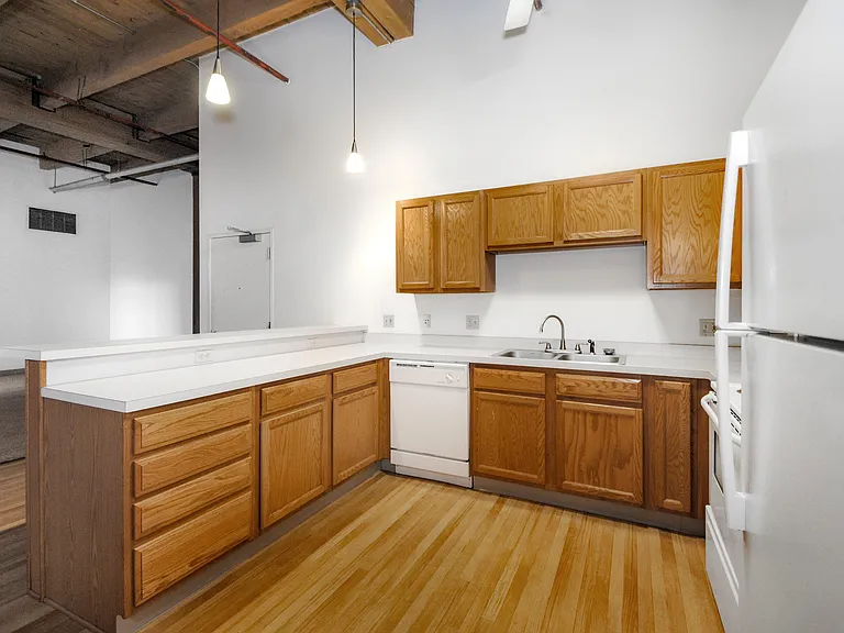 Off Broadway Apartments - Price Per Bedroom — Photo 15