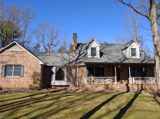 414 Knollcrest Dr, Pinnacle, NC 27043