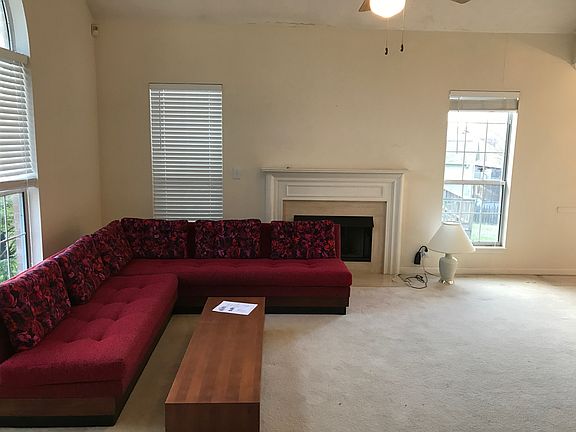 2nd image of 313 Crooked Oak Ct