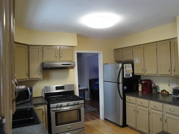 4th image of 442 Echo Ln