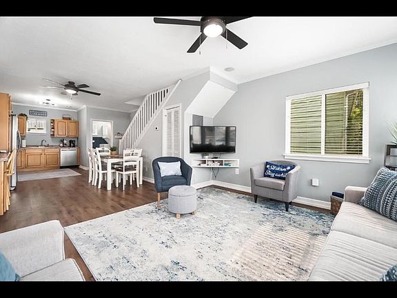 4th image of 1430 N Shore Dr