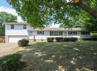 6988 Hendrickson Rd, Middletown, OH 45044