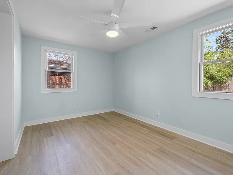 4268 Lee Ave — Photo 15
