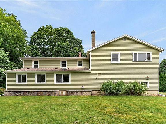 3rd image of 89 Garden Dr