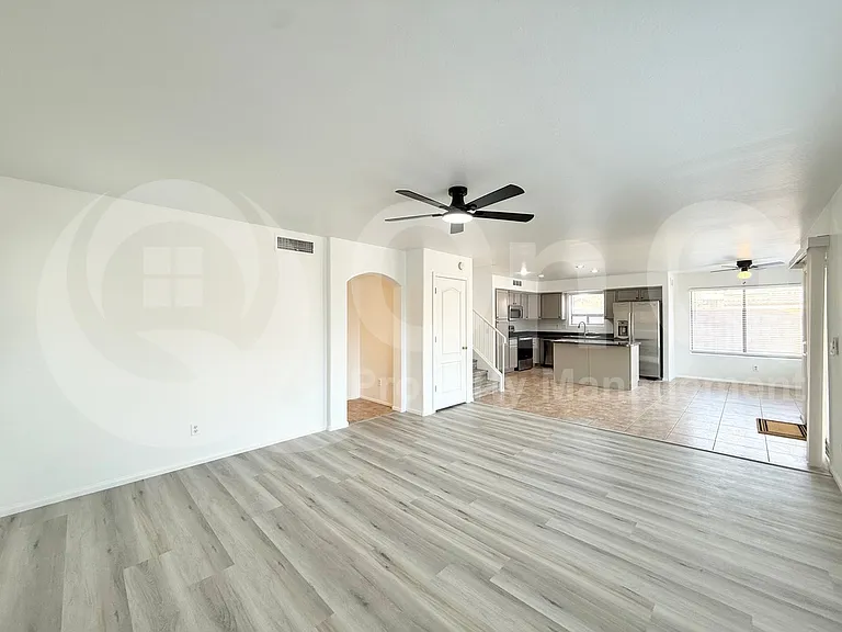 5517 W Wood St — Photo 6